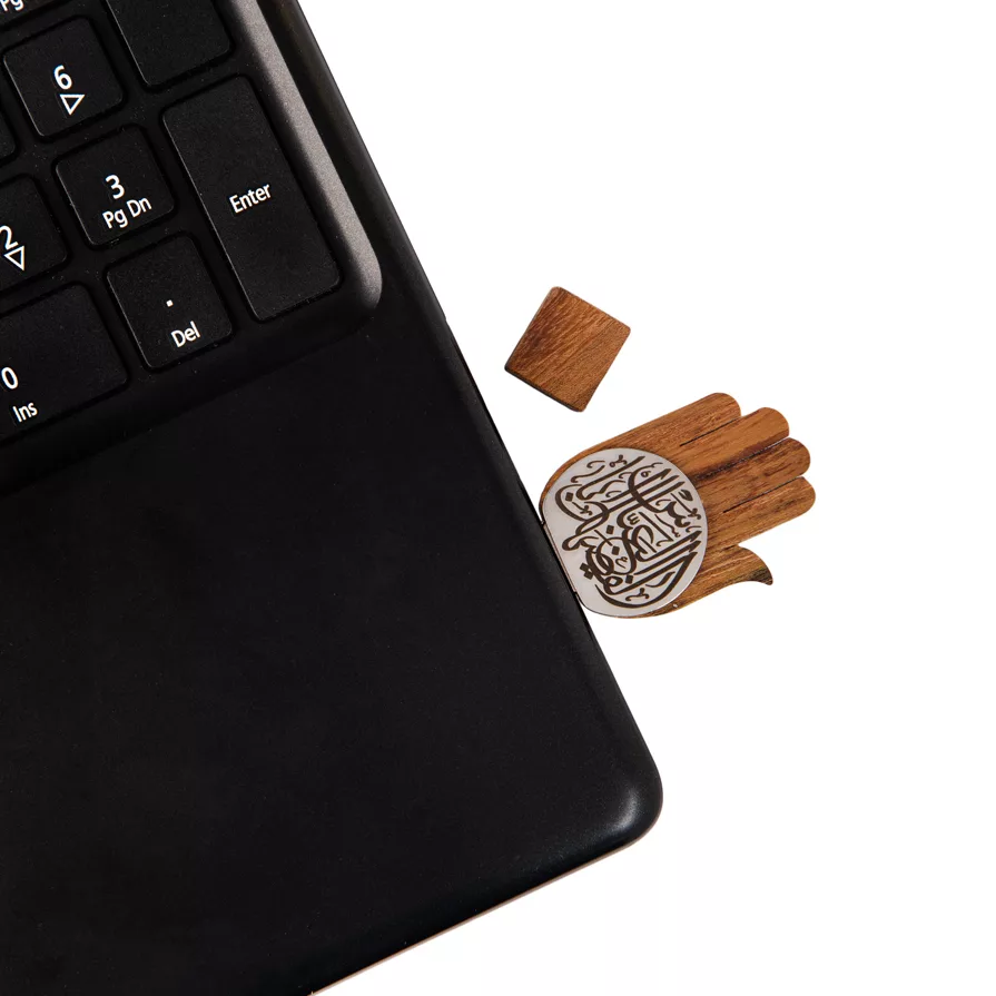 فلش مموری طرح دست مدل moh02 ظرفیت 16 گیگابایت