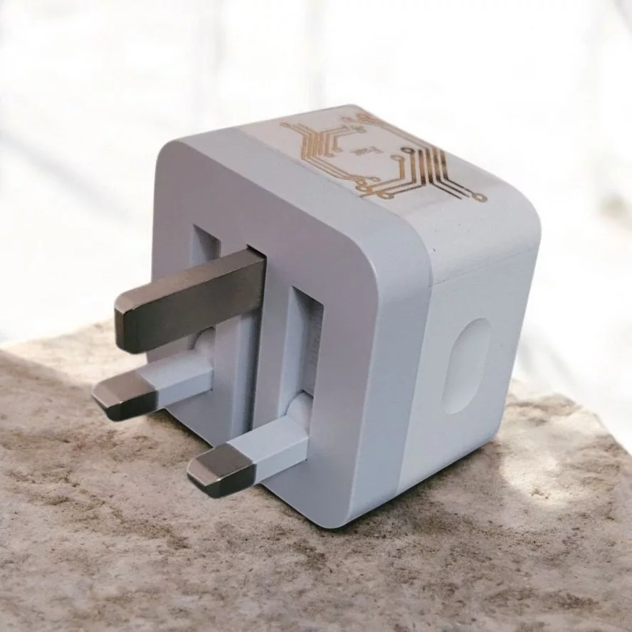 شارژر دیواری 35 وات مدل iph45 به همراه کابل USB-C به لایتنینگ