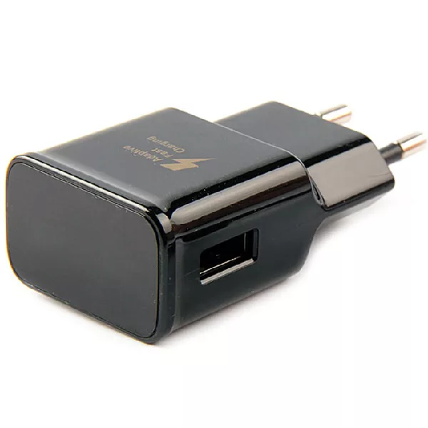 شارژر دیواری مدل Travel Adapter Fast Charge 15W به همراه کابل تبدیل USB-C