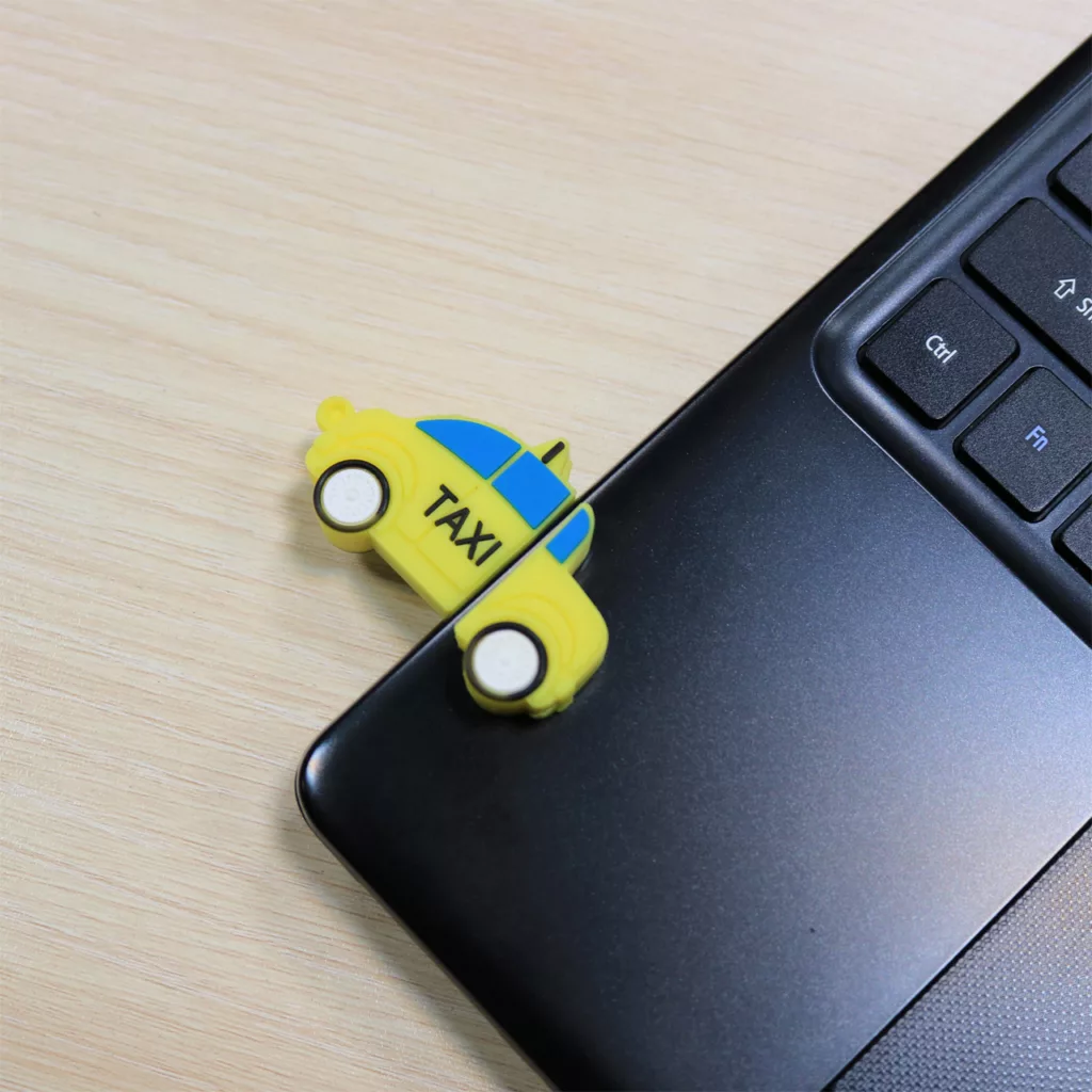 فلش مموری طرح تاکسی مدل Ul-Taxi ظرفیت 128 گیگابایت