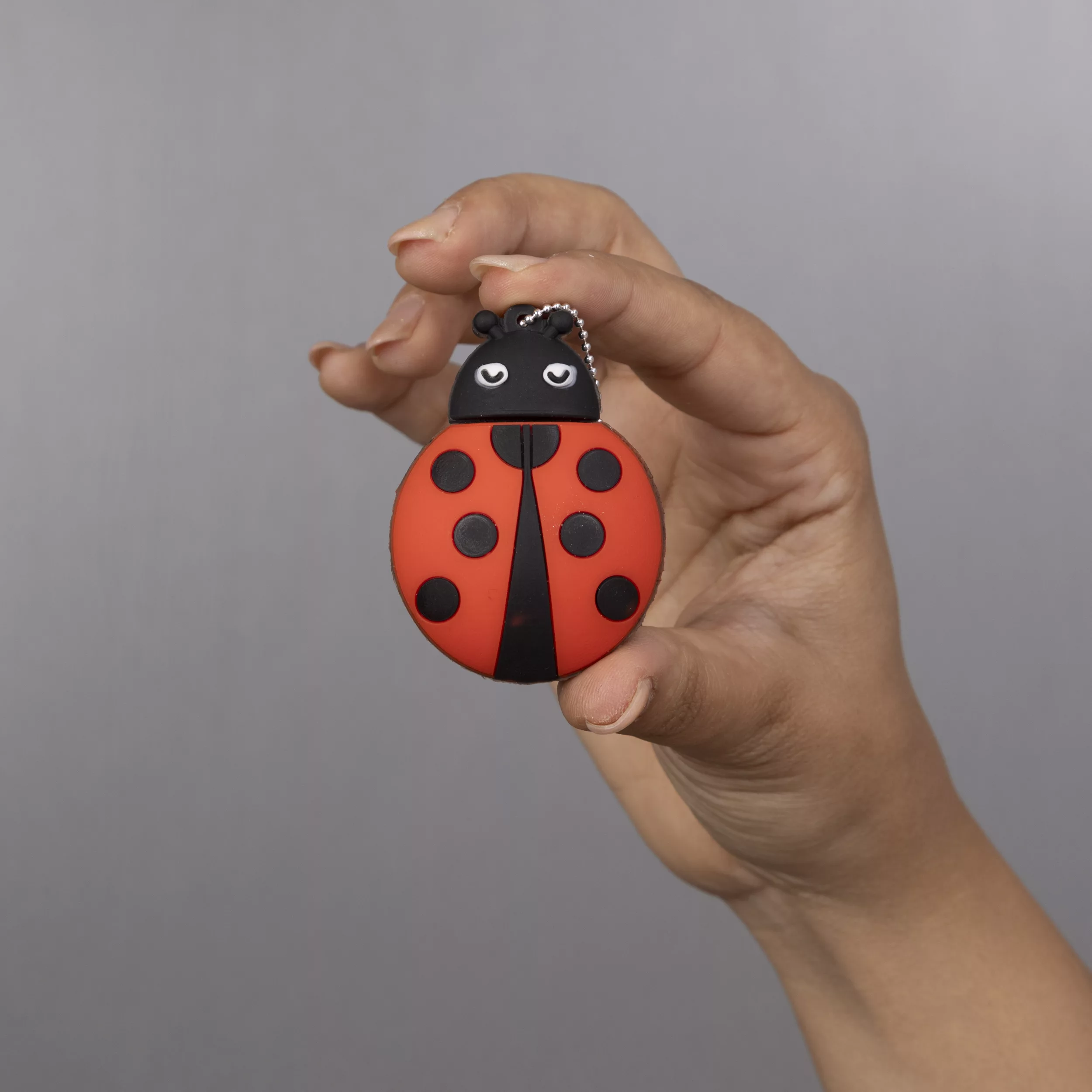 فلش مموری مدل کفشدوزک ظرفیت 128 گیگابایت