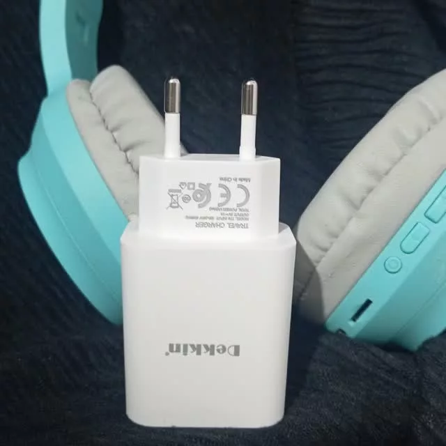 شارژر دیواری 5 وات دکین مدل 774