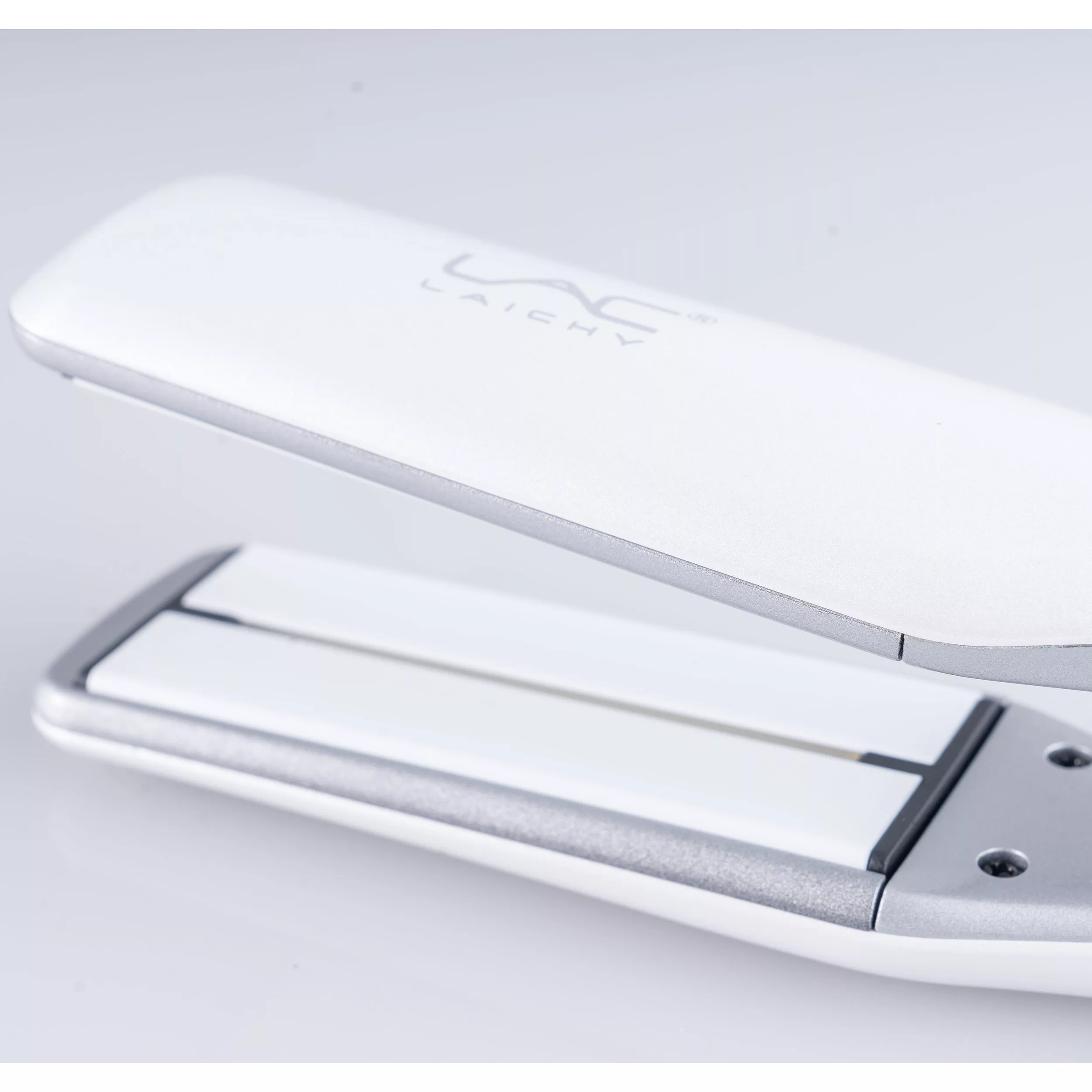 اتو مو لایچی مدل L-203