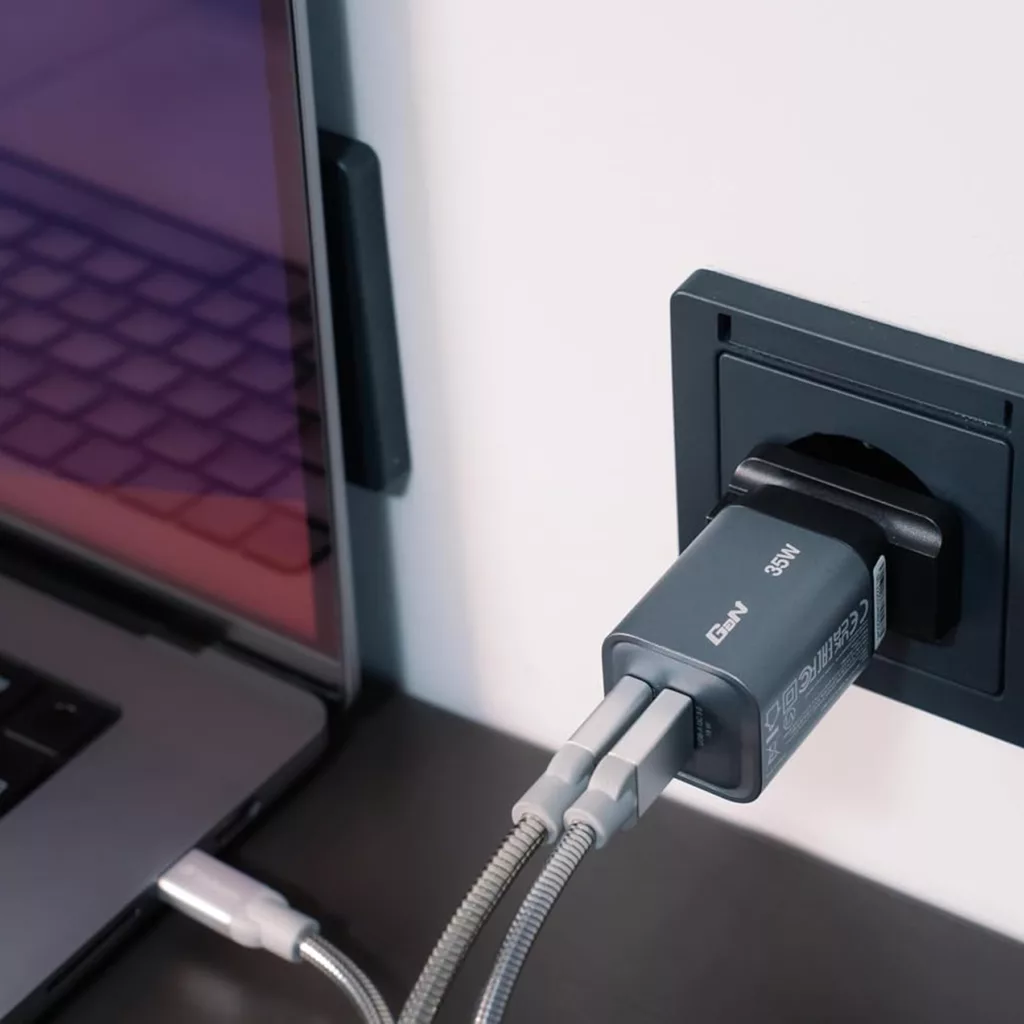 شارژر دیواری 35 وات ورباتیم مدل GaN