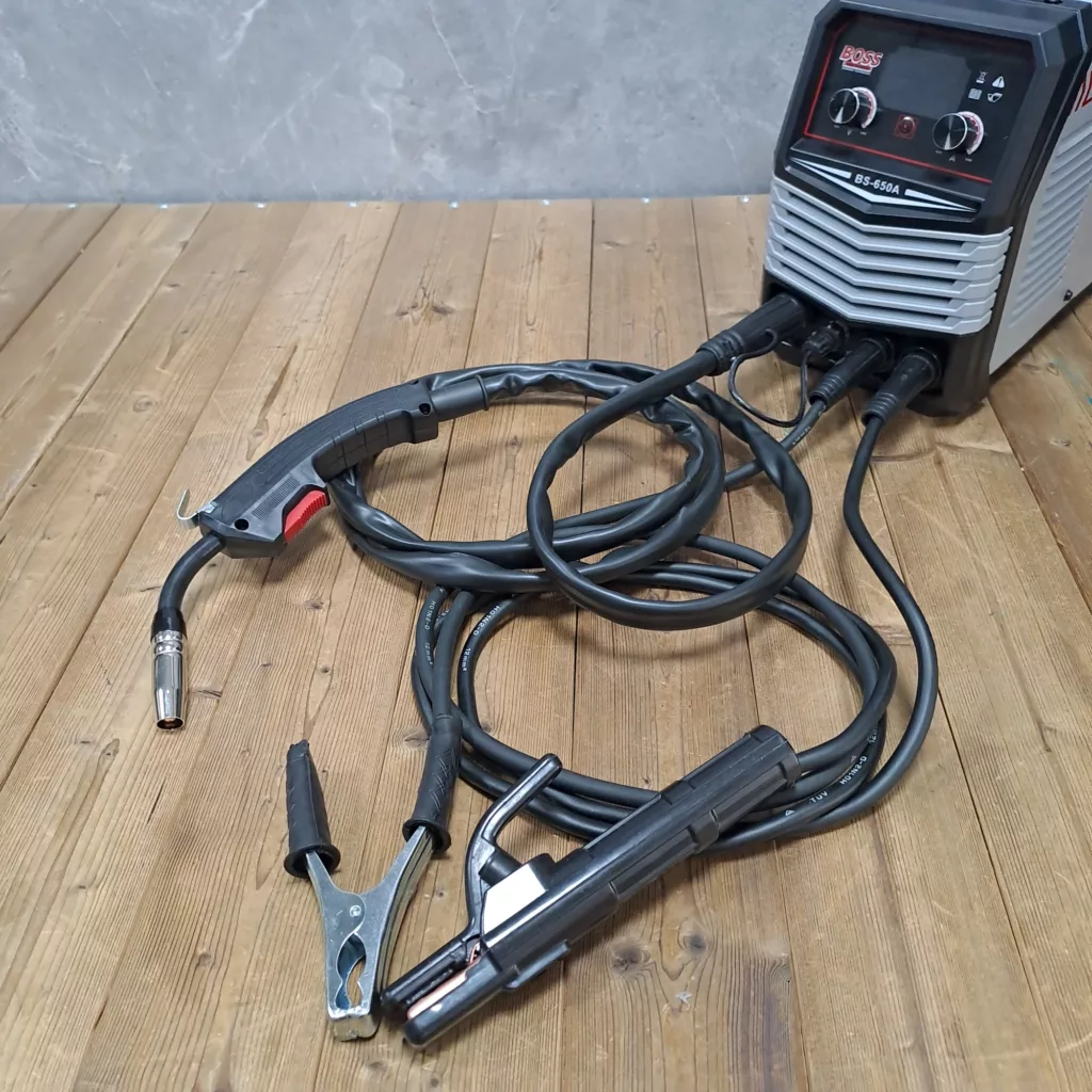 دستگاه جوش 650 آمپر صنعتی باس مدل NEO POPER کد CO2