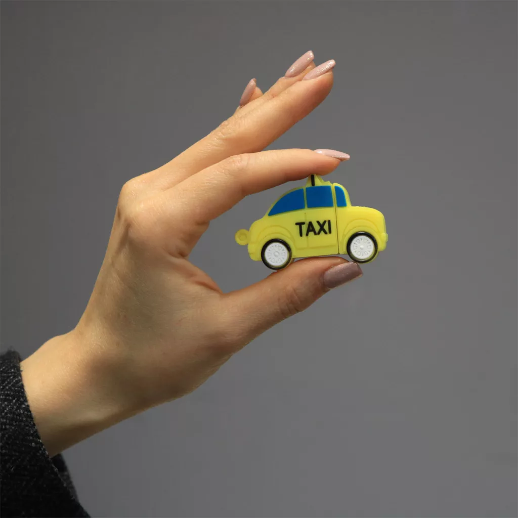 فلش مموری طرح تاکسی مدل Ul-Taxi ظرفیت 16 گیگابایت