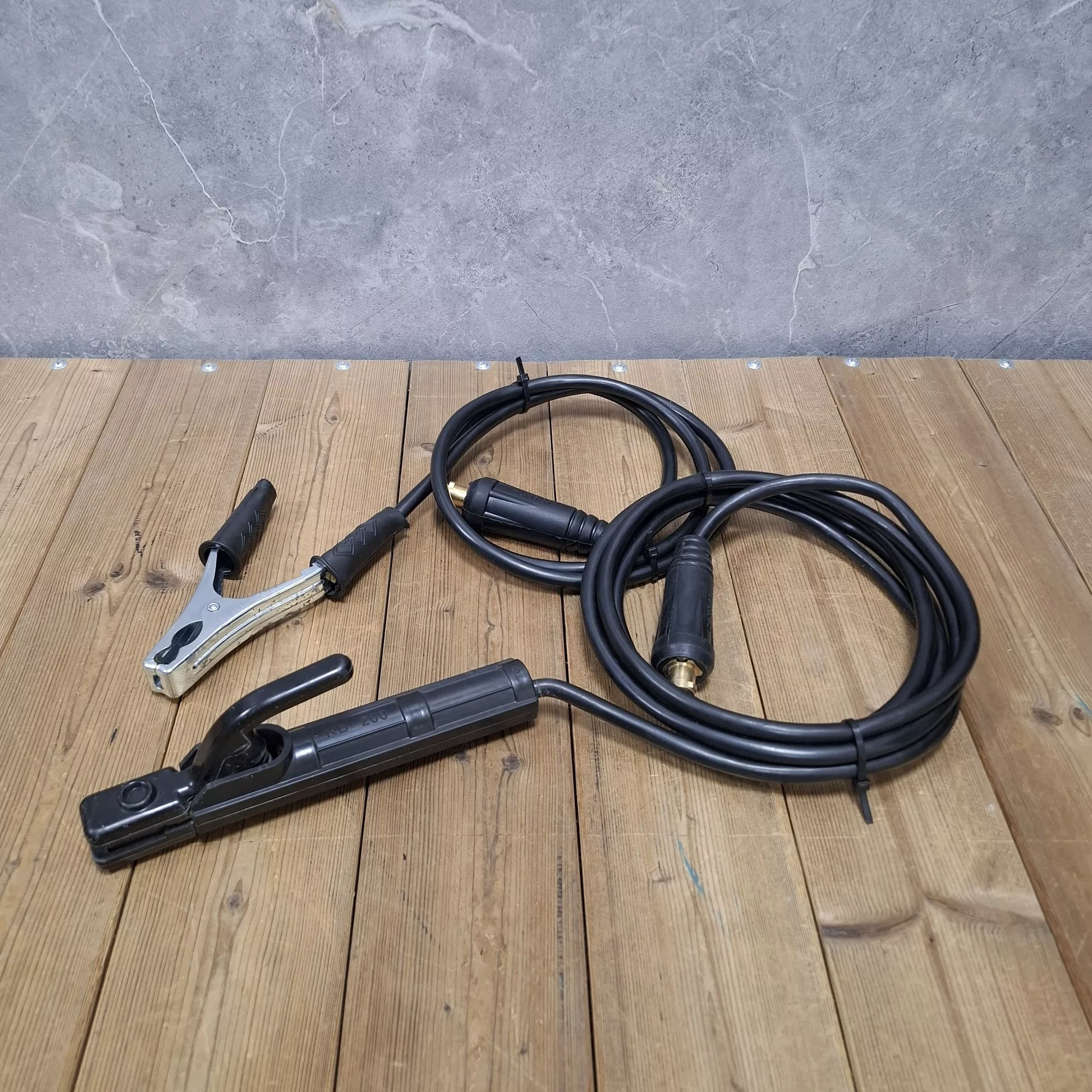 دستگاه جوش صنعتی 160 آمپر مکث اچ ام تی مدل 315