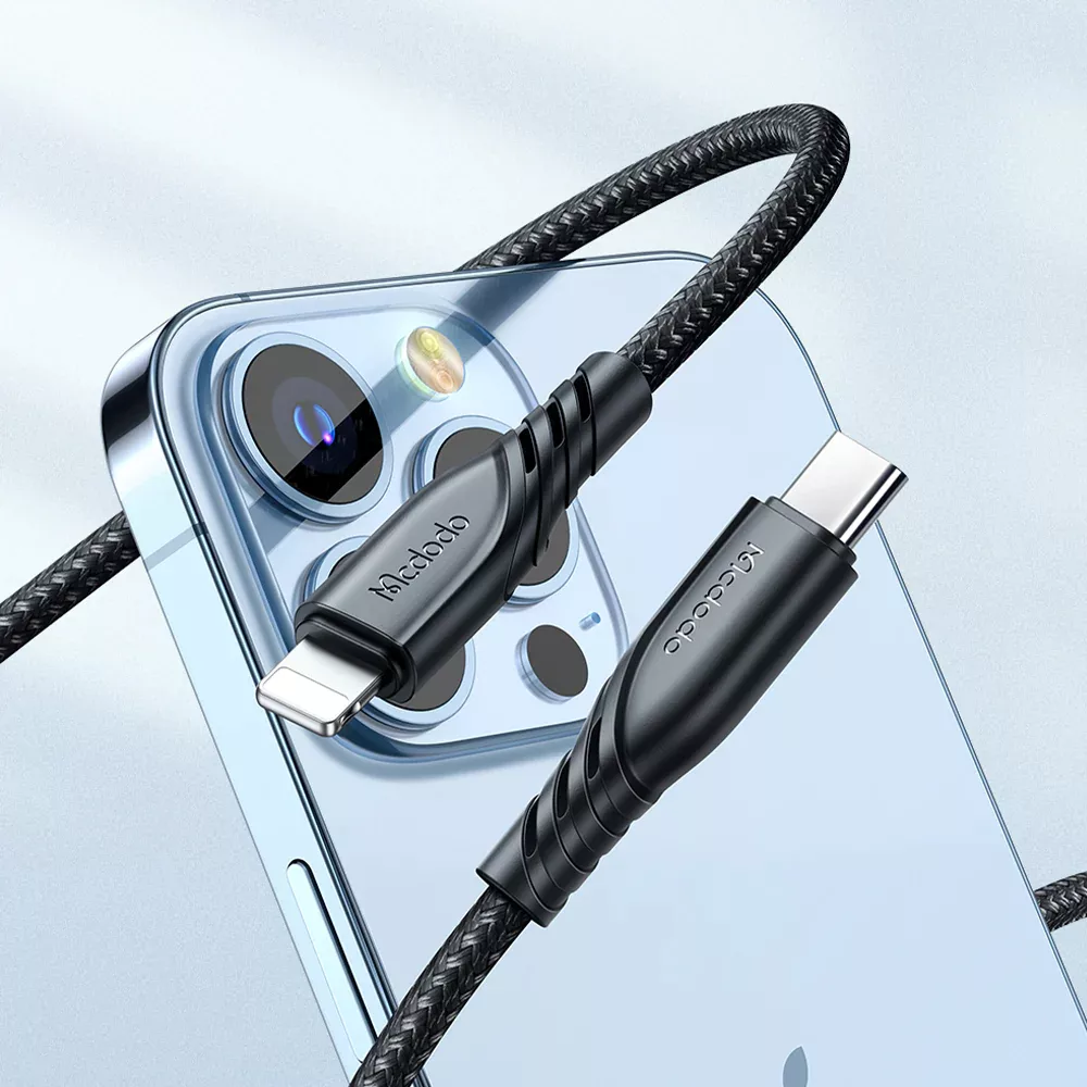 شارژر دیواری 20 وات مک دودو مدل CH-1952 به همراه کابل لایتنینگ