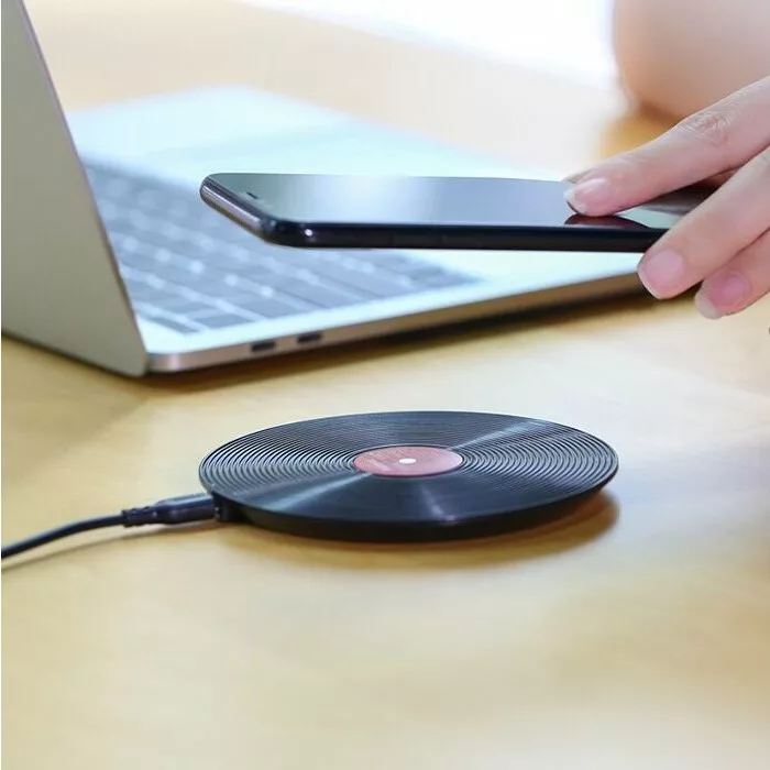 داک شارژر بی سیم ریمکس مدل RP-W23