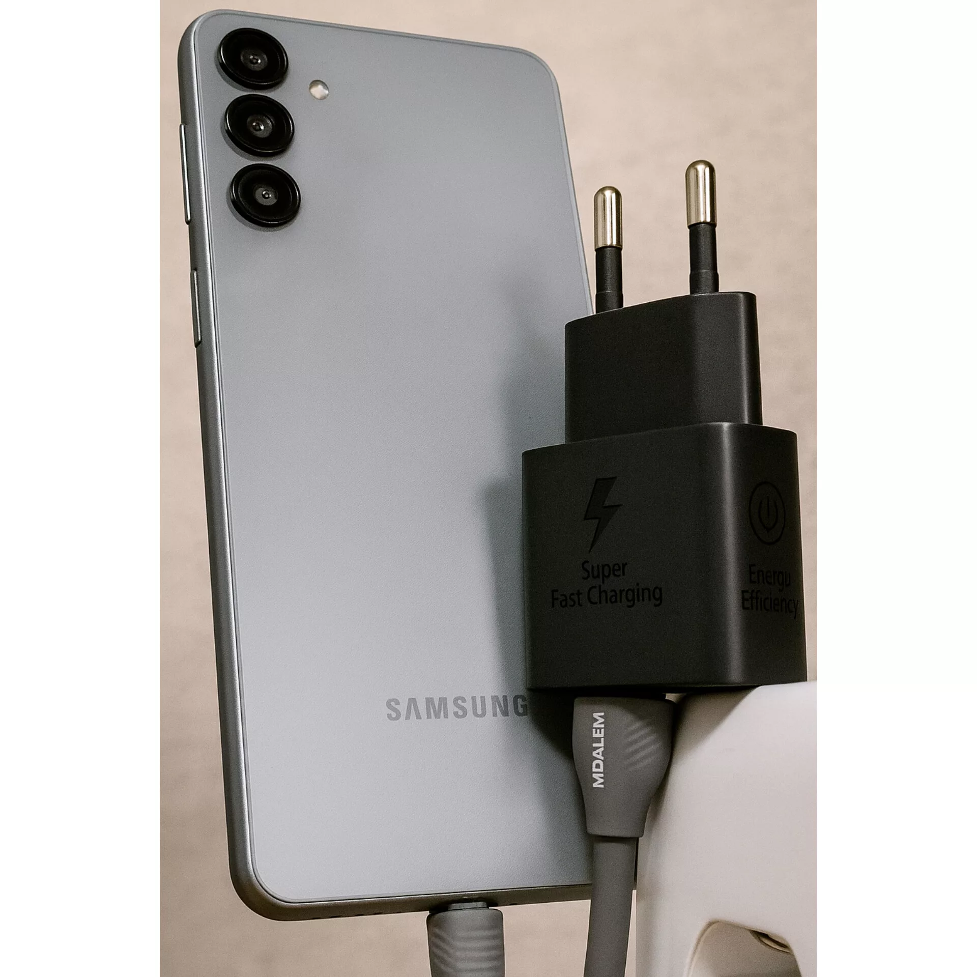 شارژر دیواری 25 وات معلم نوین مدل Galaxy A26 به همراه کابل USB-C
