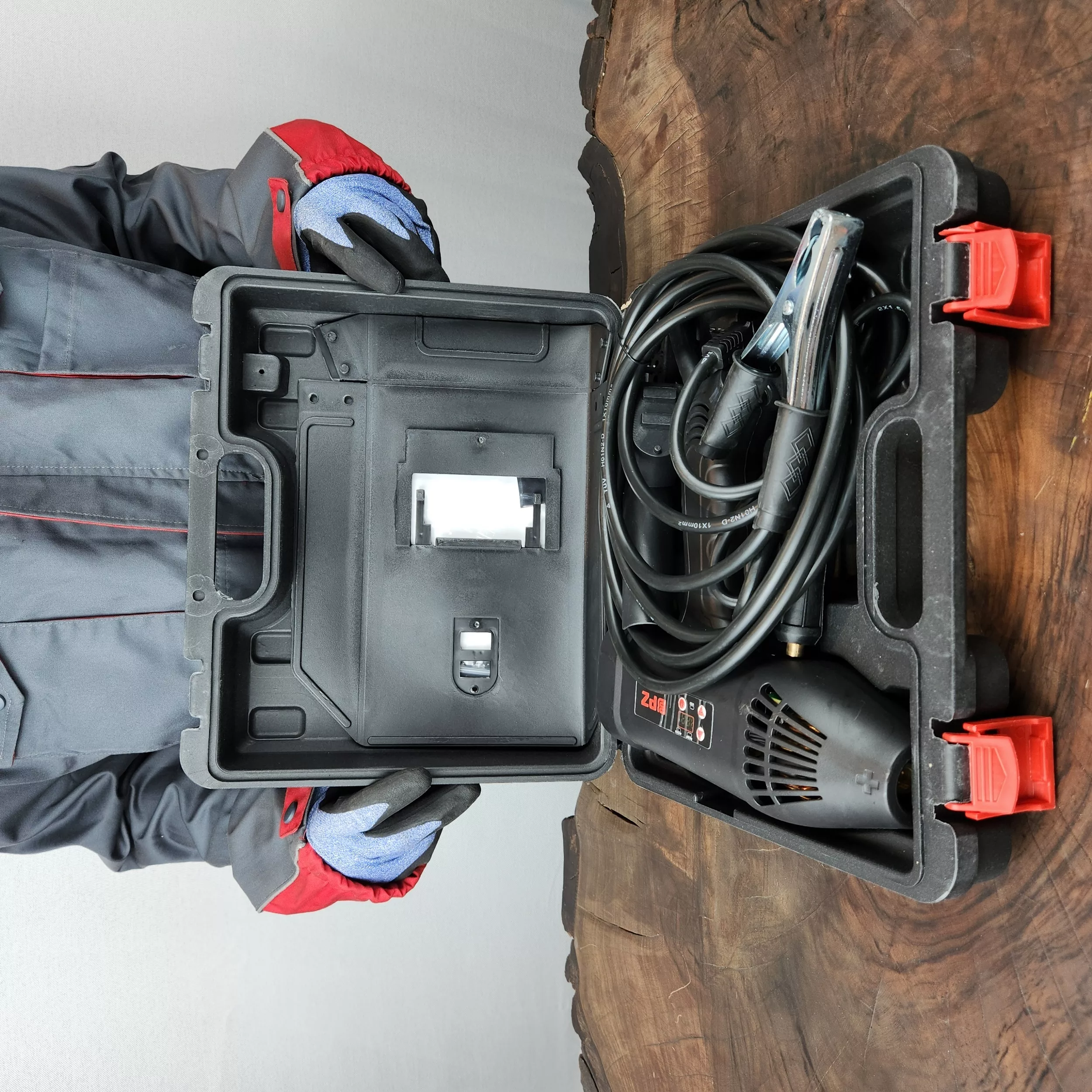 اینورتر جوشکاری تفنگی 400 آمپر بی پی زد کد 100231