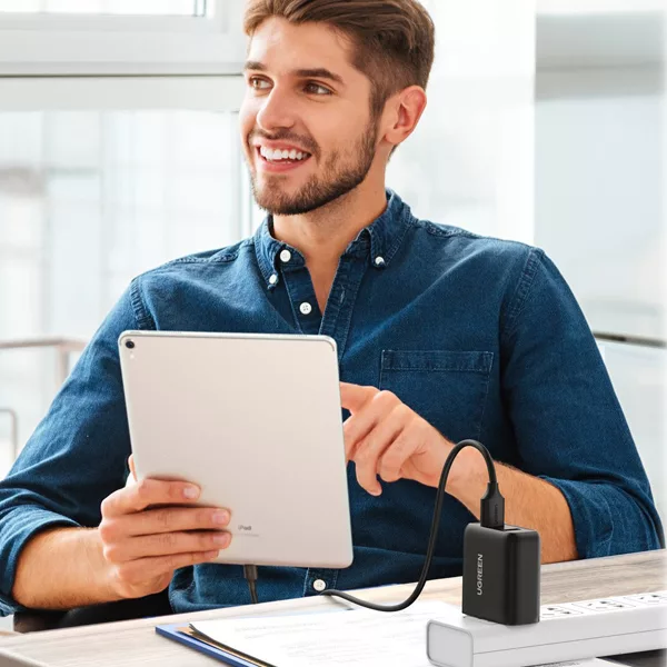 آداپتور شارژر یوگرین مدل CD161-10216