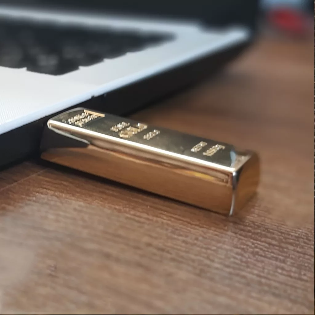 فلش مموری طرح شمش طلا مدل DME1046-U3 ظرفیت 32 گیگابایت