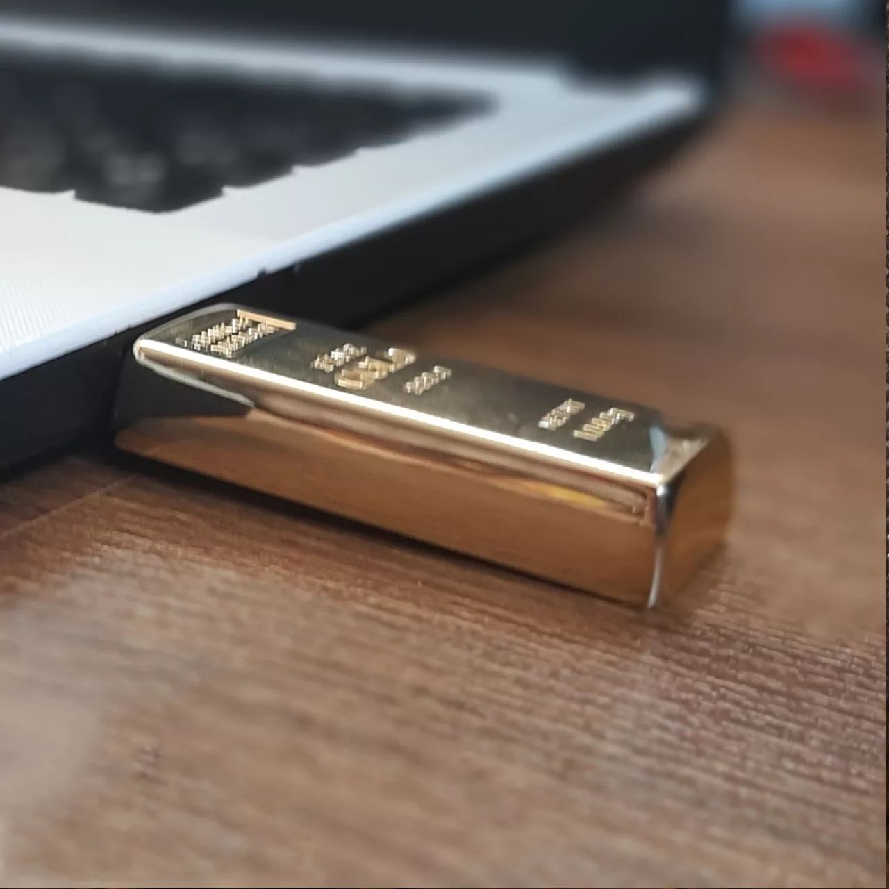 فلش مموری طرح شمش طلا مدل DME1046-U3 ظرفیت 32 گیگابایت