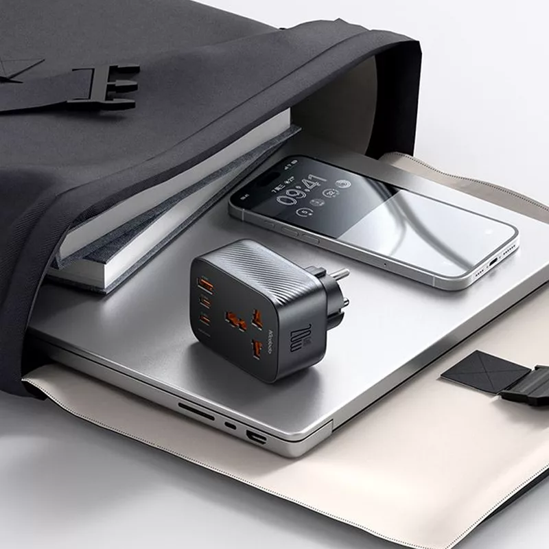 شارژر دیواری 20 وات 3 پورت مک دودو مدل CP-075