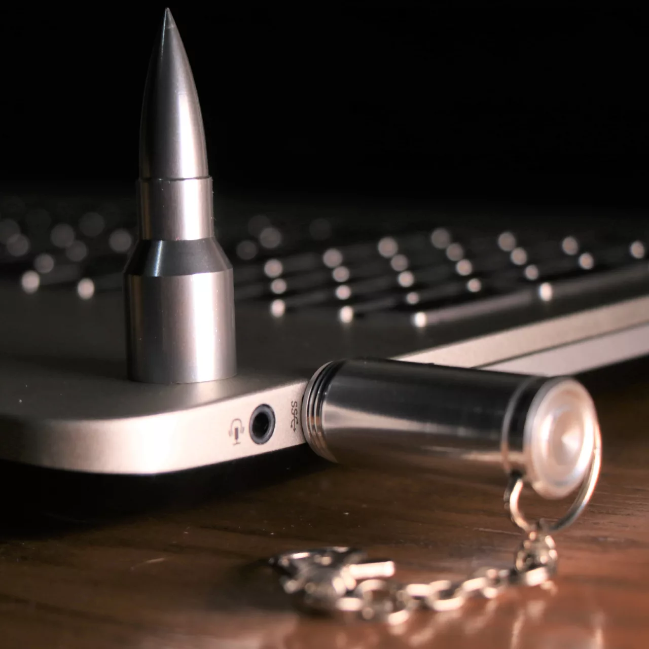 فلش مموری طرح فشنگ مدل DME1168 ظرفیت 16 گیگابایت