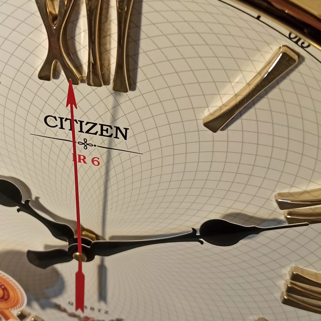 ساعت دیواری سیتی زن مدل 060