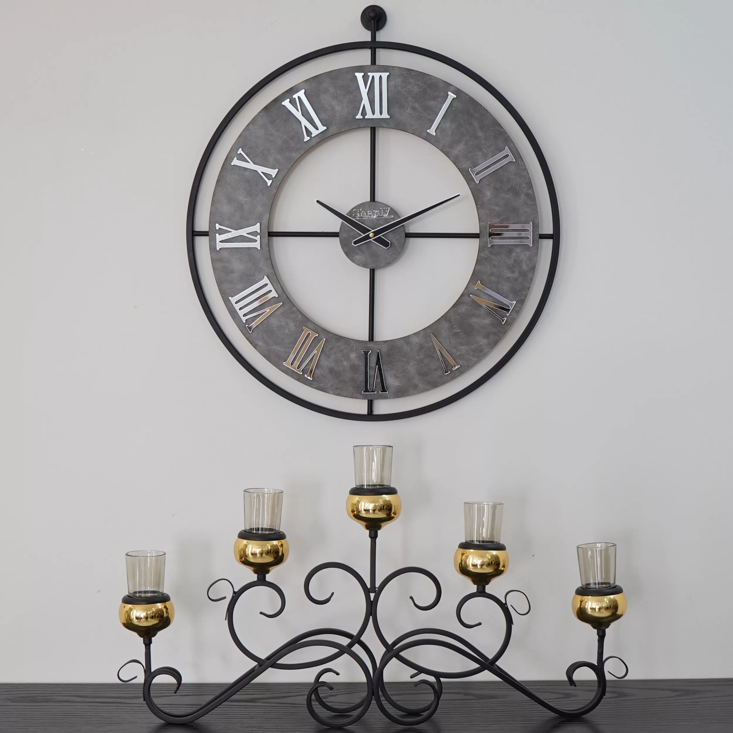 ساعت دیواری مدل فازی چرمی کد ۱۵۰۱S