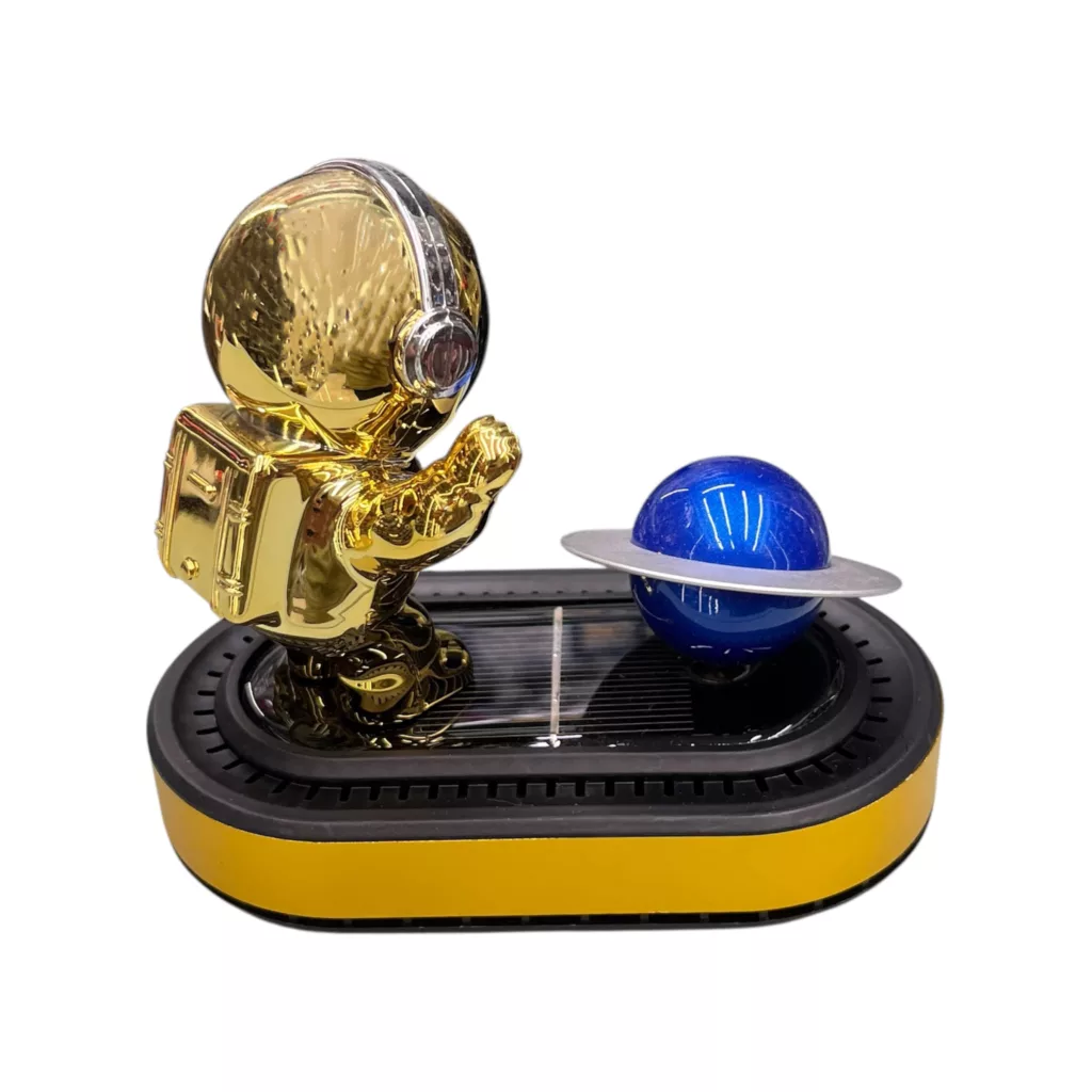 خوشبوکننده خودرو مدل سولار خورشیدی چرخشی طرح آدم فضا نورد کد GLD