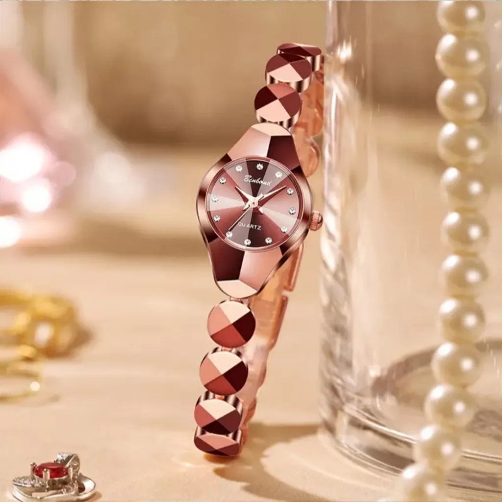 ساعت مچی عقربه‌ای کوارتز زنانه بین باند مدل لوکس اسپرت بند هندسی دستبندی کد ۱