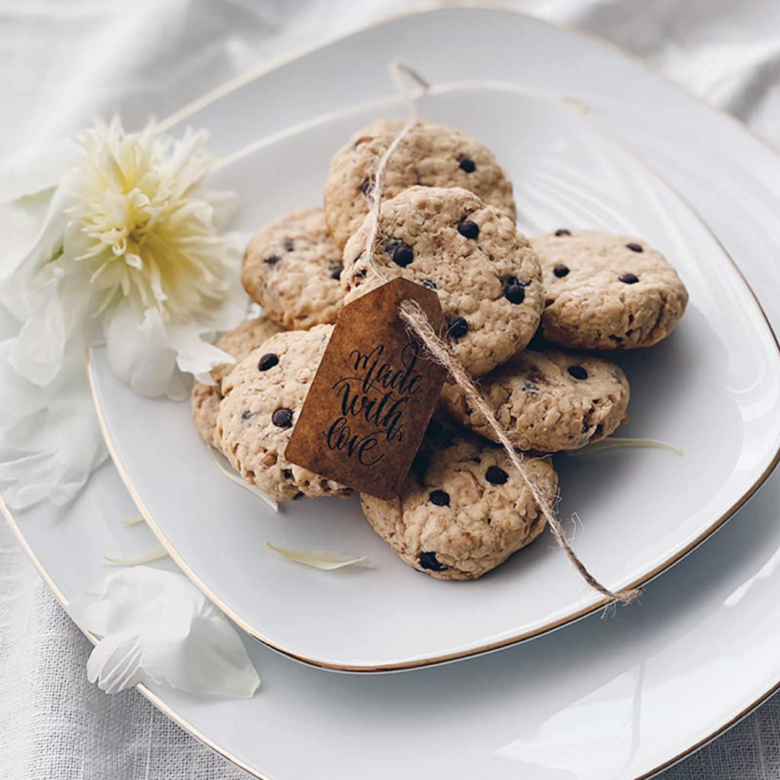 سرویس غذاخوری 27 پارچه چینی زرین ایران مدل کواترو زرین درجه 3
