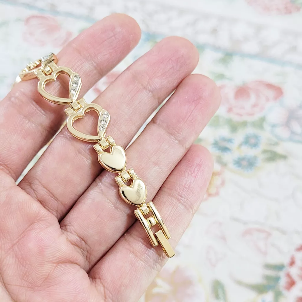 ساعت مچی عقربه ای زنانه طرح قلب کد 2