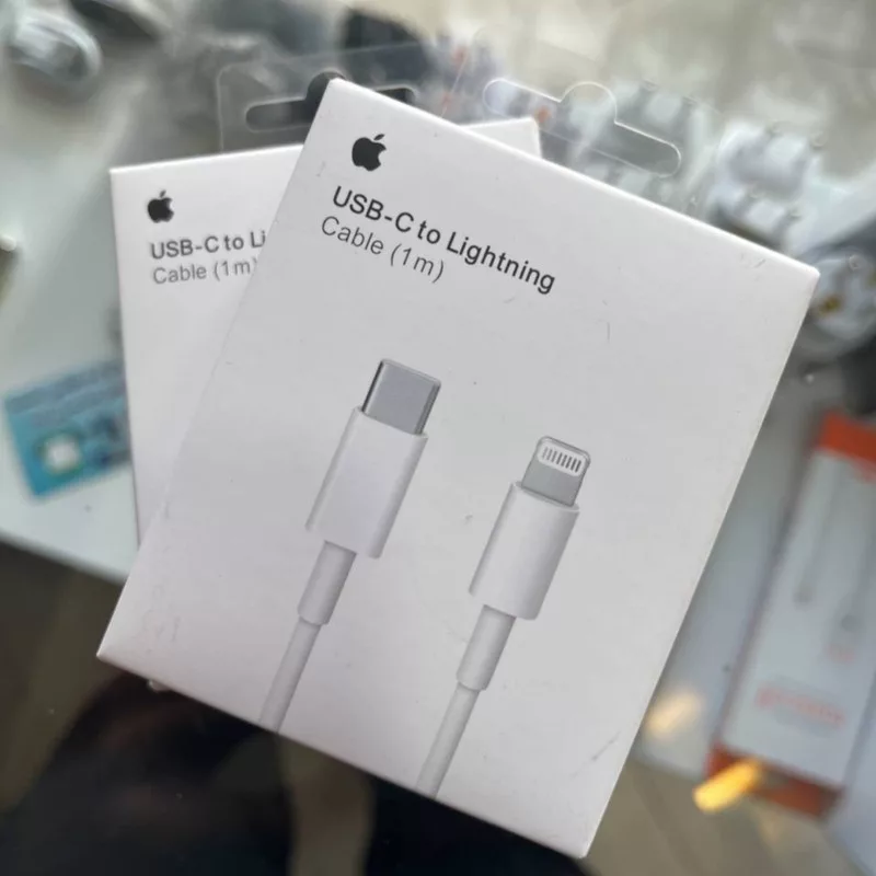 کابل تبدیل USB-C به لایتنینگ مدل iphone 14 pro max طول 1 متر