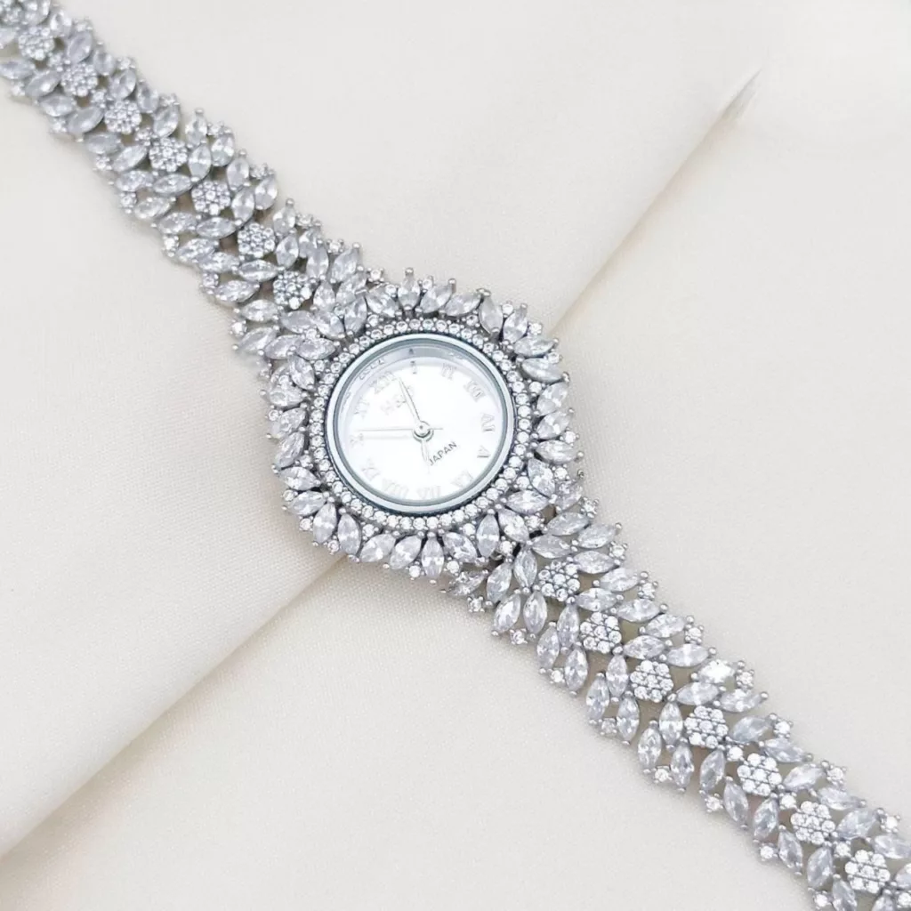 ساعت مچی عقربه ای نقره زنانه مدل 09