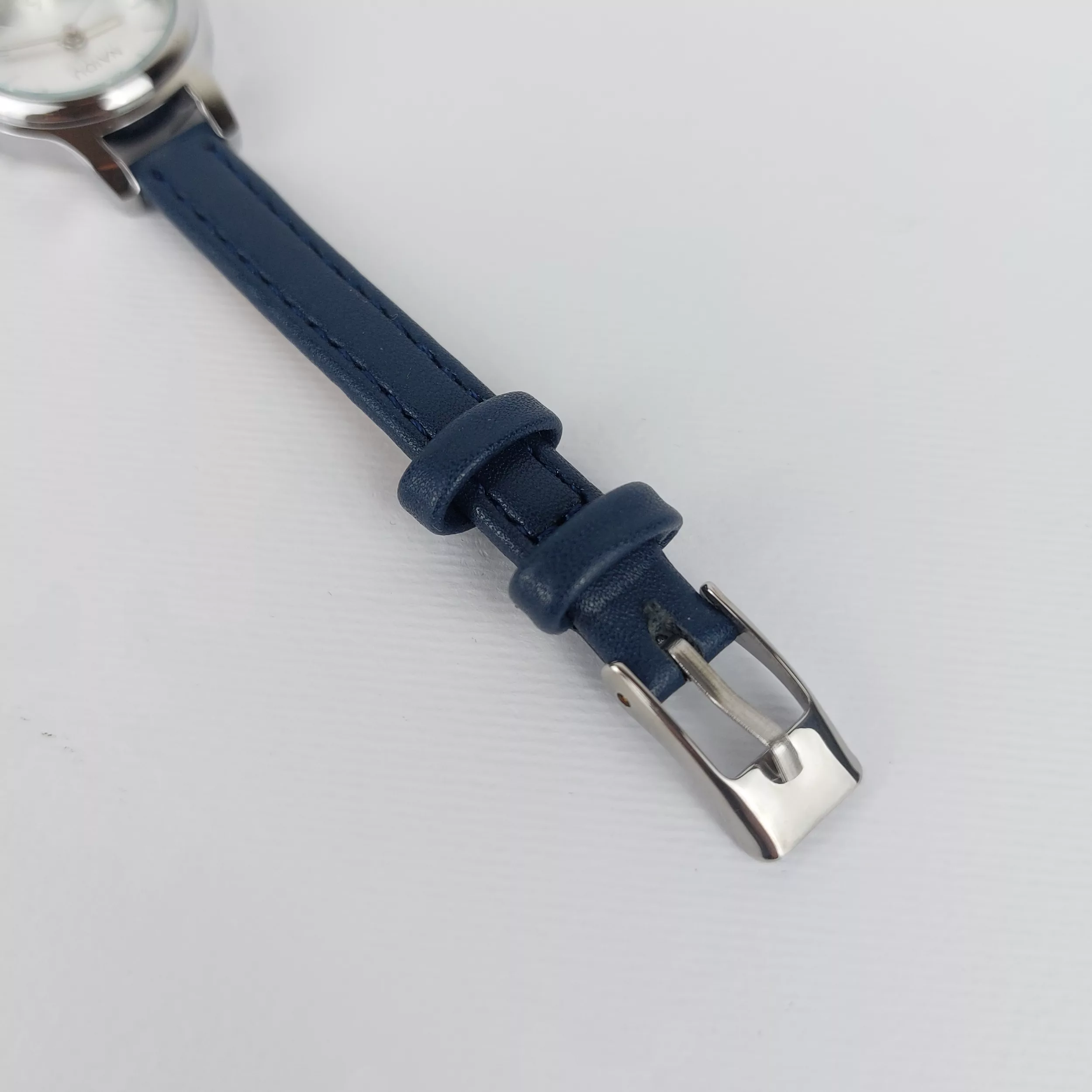 ساعت مچی عقربه‌ای کوارتز زنانه نایدو مدل چرم کلاسیک صفحه گرد کد NAI-02