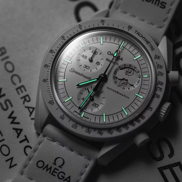 ساعت مچی عقربه‌ای مکانیکی مدل Omega x Swatch Mission To Moonphase Snoopy