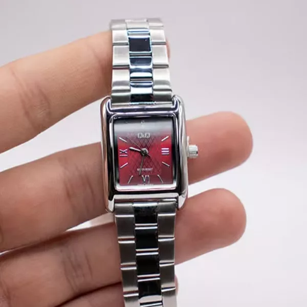 ساعت مچی عقربه ای زنانه کیو اند کیو مدل 69002