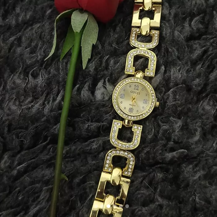 ساعت مچی عقربه ای زنانه مدل نگین دار کد GA1