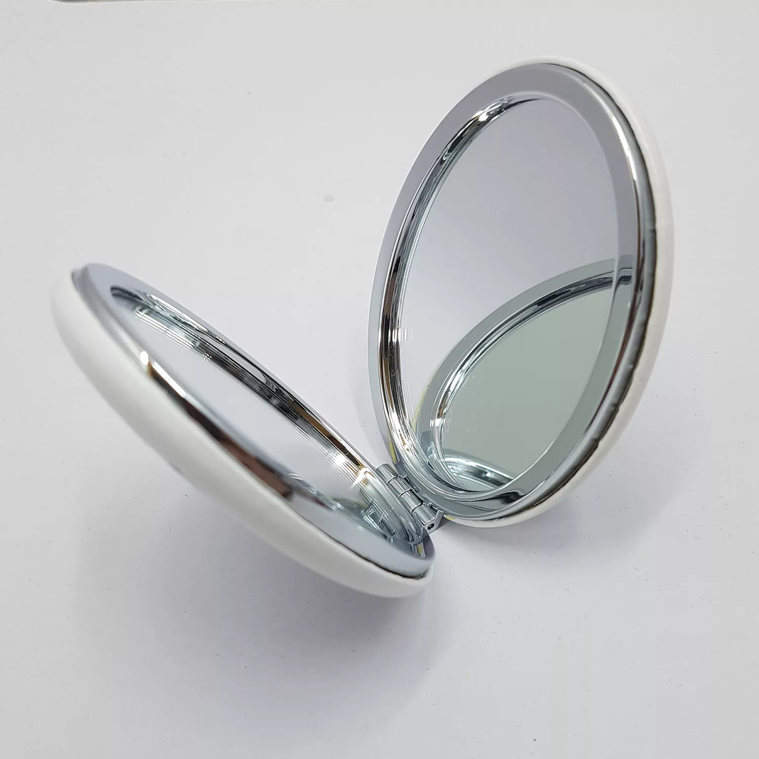 آینه جیبی مدل پر کد Dream106W