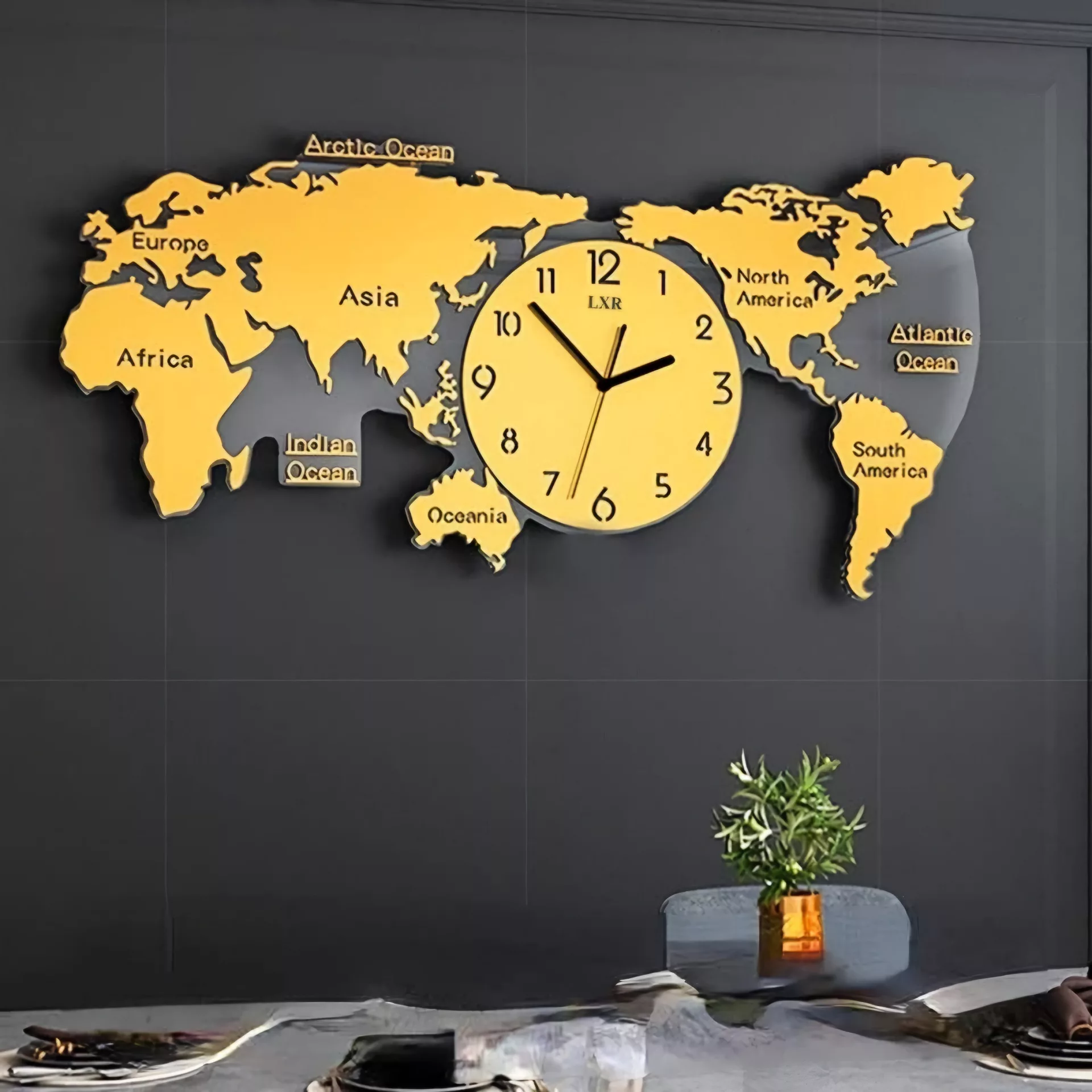 ساعت دیواری اِلیکسار مدل زمین کد M114