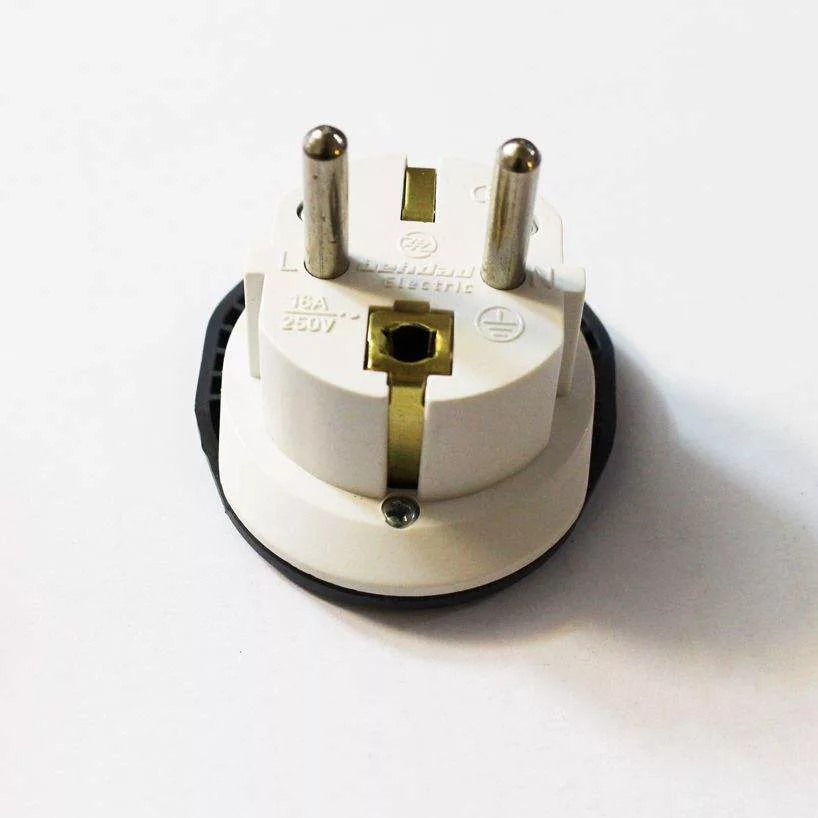 مبدل برق بهداد الکتریک مدل BE-220 بسته 5 عددی