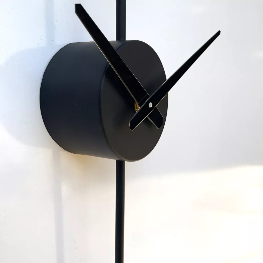 ساعت دیواری مدل پینوکیو کد B10