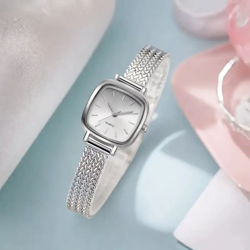 ساعت مچی عقربه‌ای کوارتز زنانه مدل مینیمال کلاسیک بند حصیری کد 3