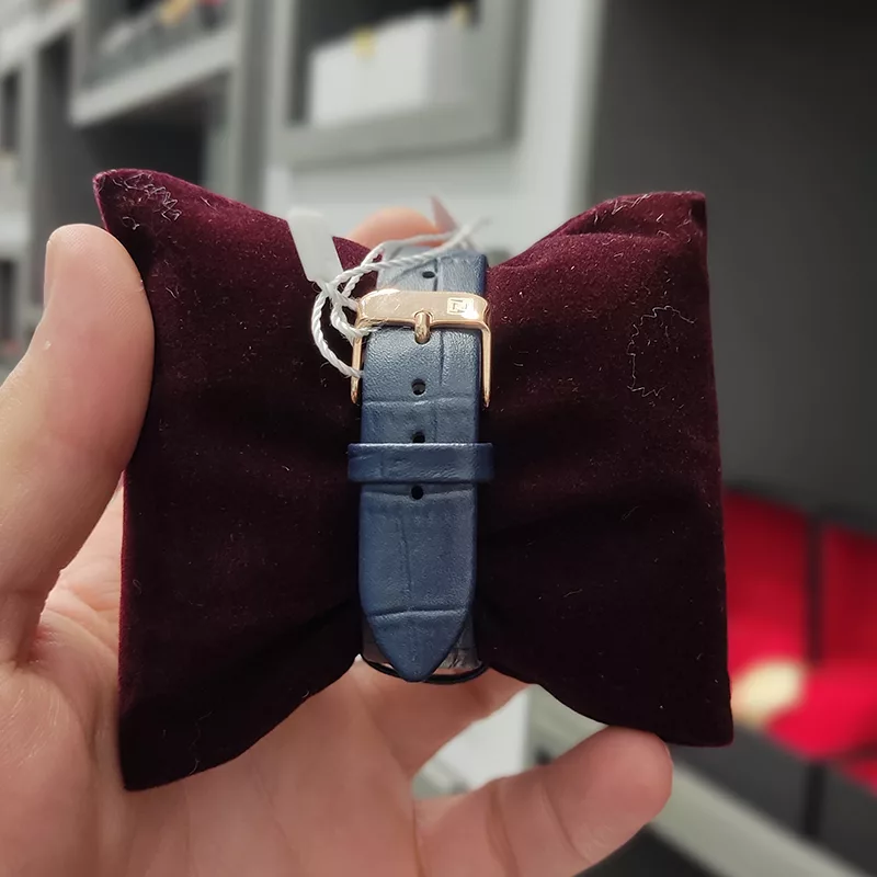 ساعت مچی عقربه ای زنانه نیوی فورس مدل nf5040