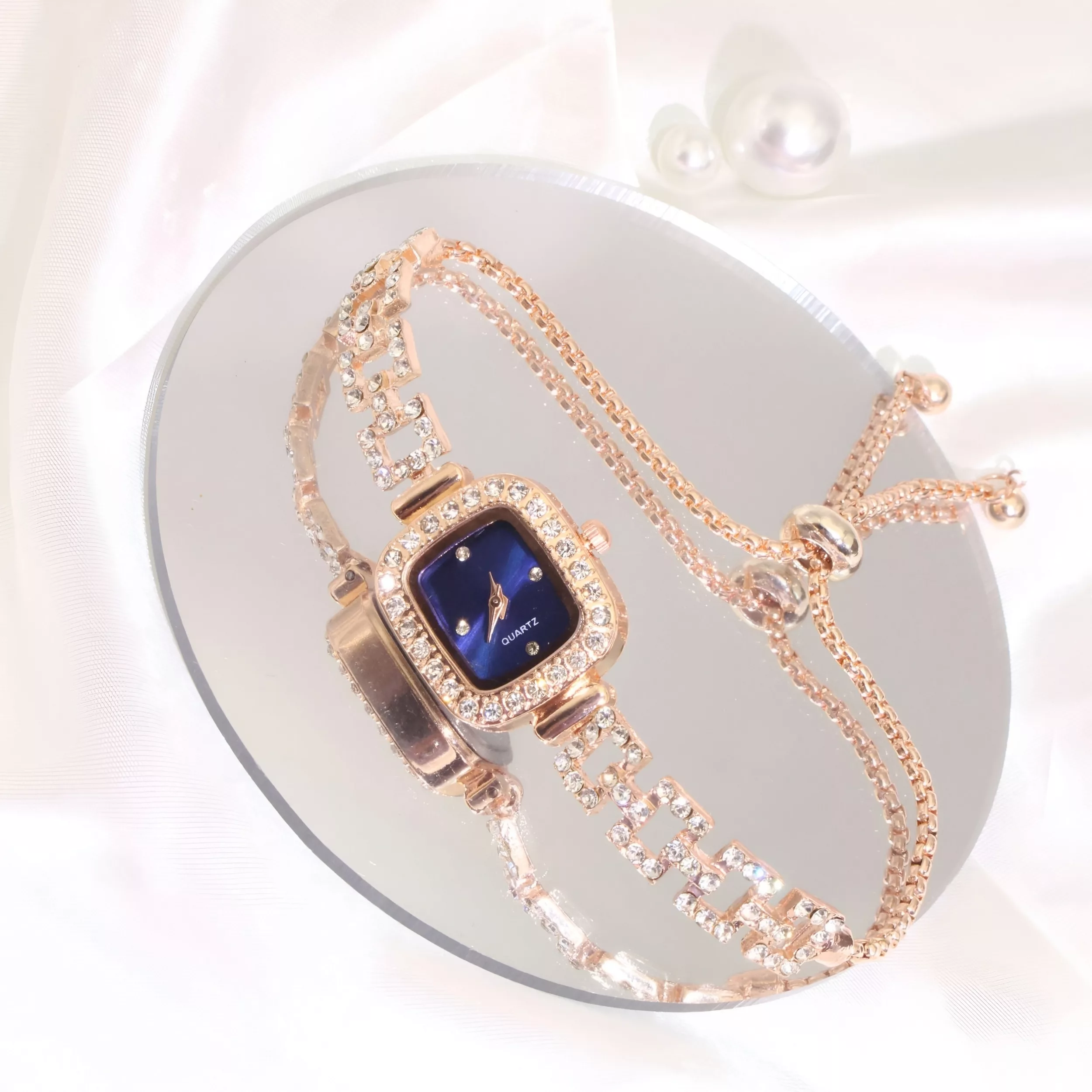 ساعت مچی عقربه‌ای کوارتز زنانه مدل مینیمال لوکس بند دستبندی کرواتی کد ۳