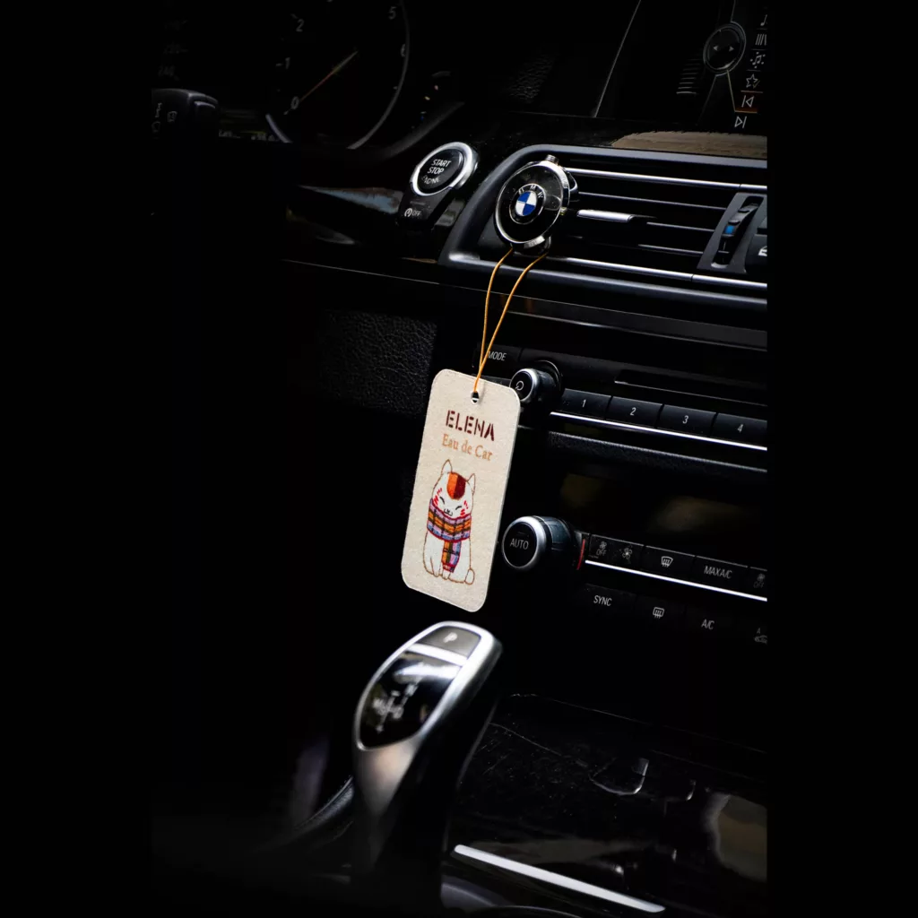 خوشبوکننده خودرو شمع النا مدل کوکو وانیل کد CUTE