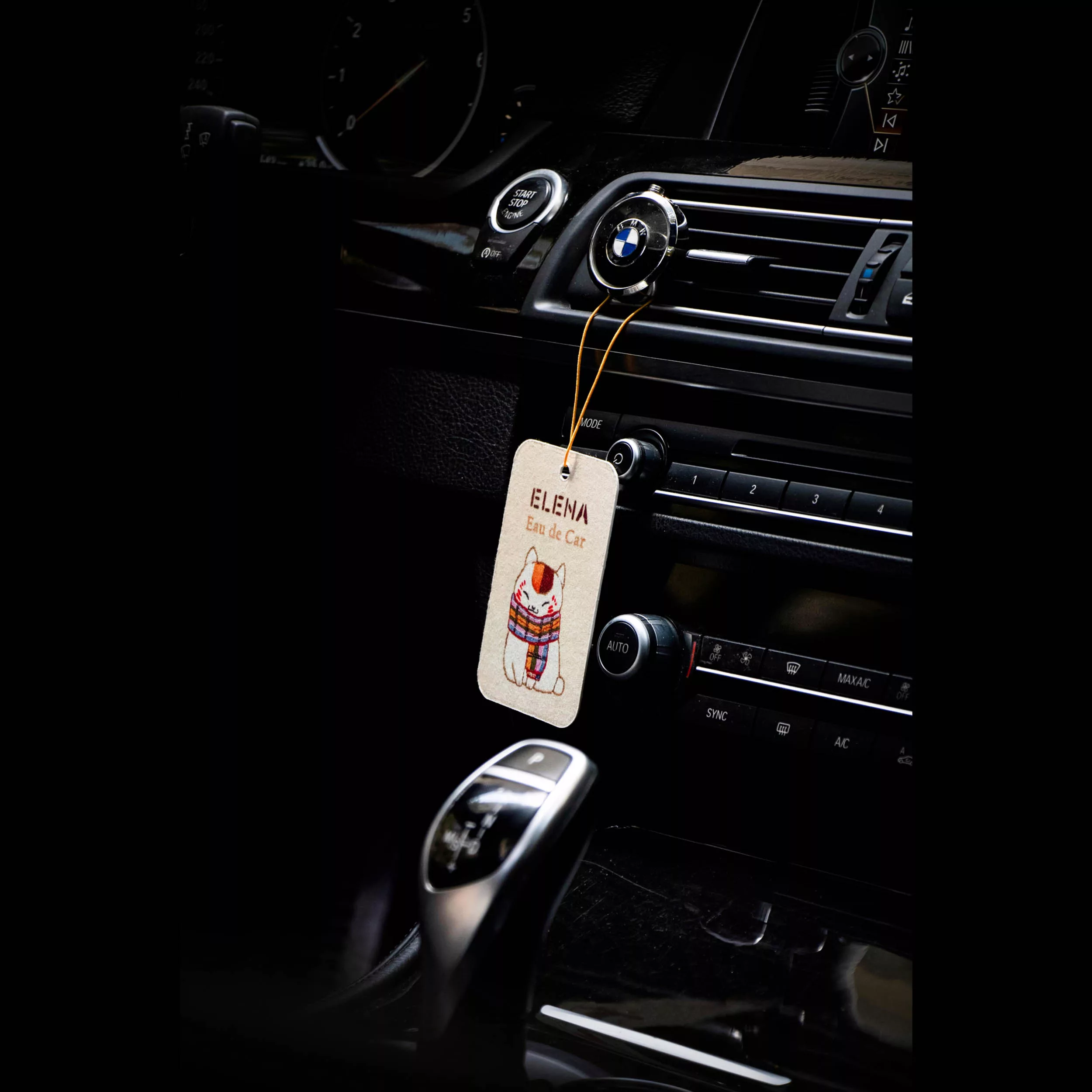 خوشبوکننده خودرو شمع النا مدل کوکو وانیل کد CUTE