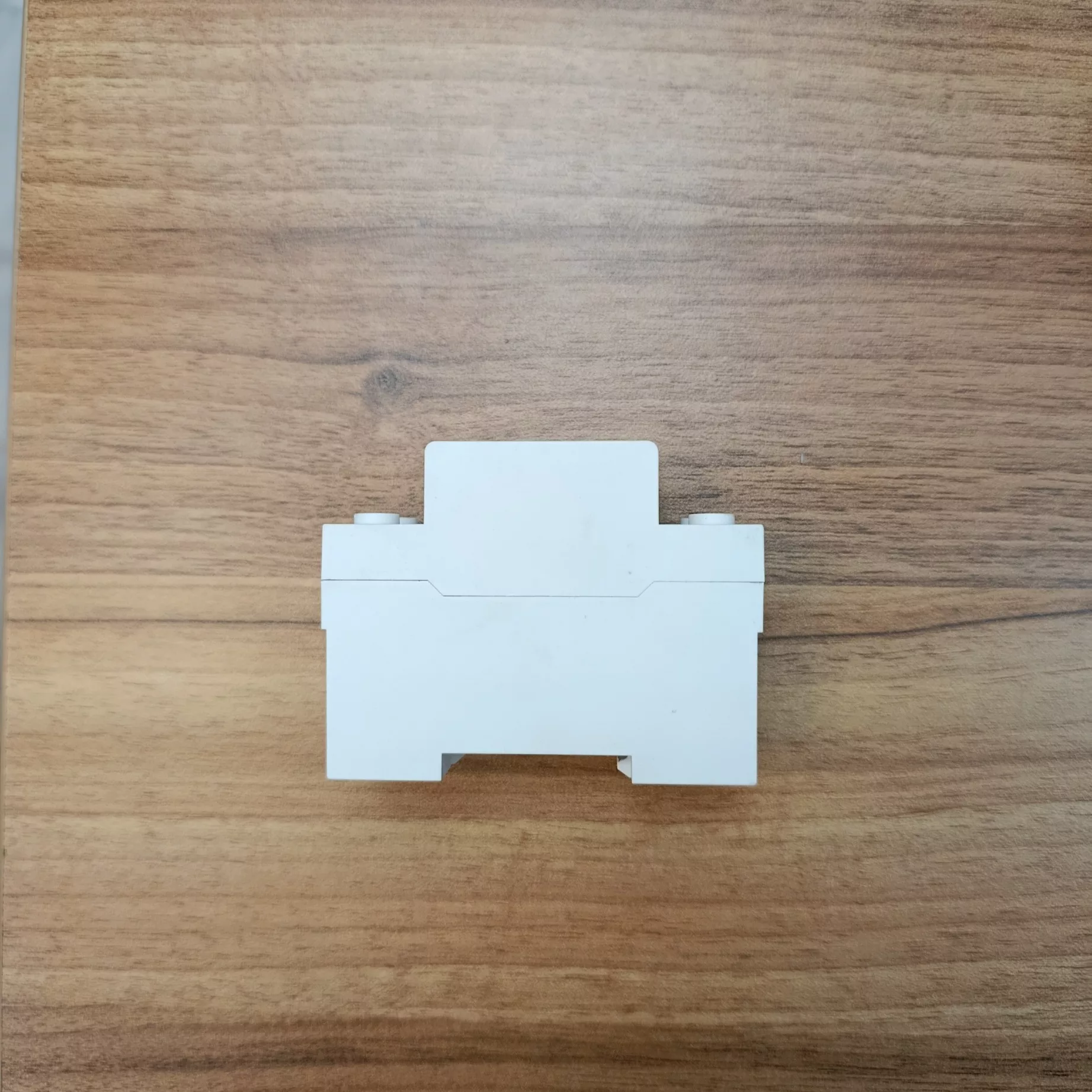 محافظ ولتاژ مدل پاسارگاد