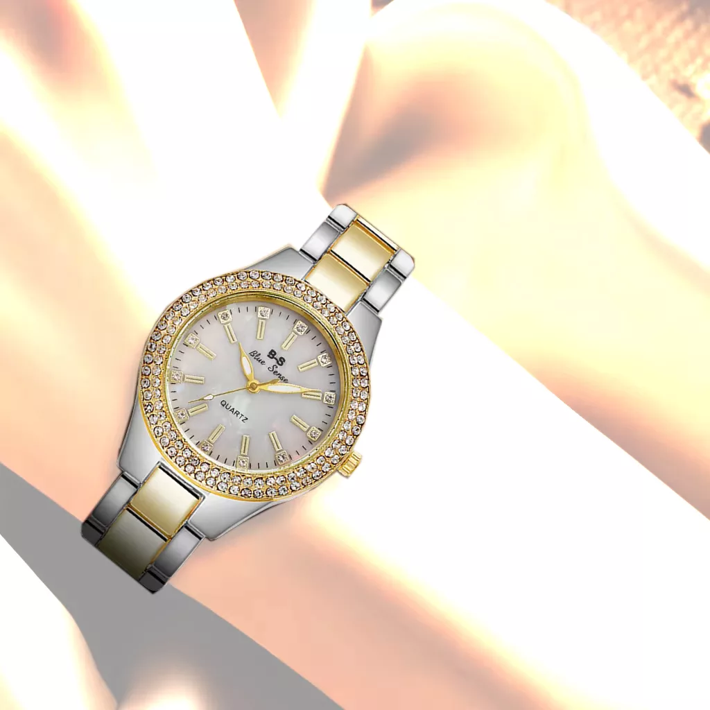 ساعت مچی عقربه ای زنانه مدل نگین دار کد 2RANG-J