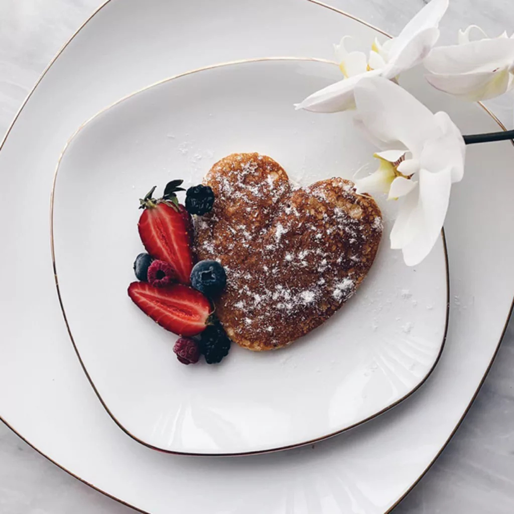 سرویس غذاخوری 27 پارچه چینی زرین ایران مدل کواترو زرین درجه 3