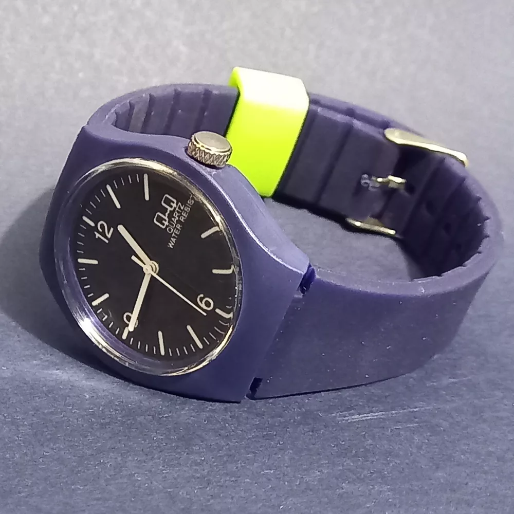 ساعت مچی عقربه ای مدل SU-Q1