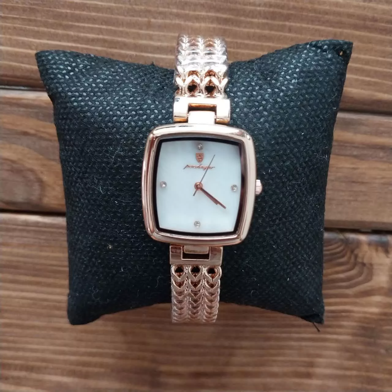 ساعت مچی عقربه‌ای کوارتز زنانه پوداگار مدل 768WH