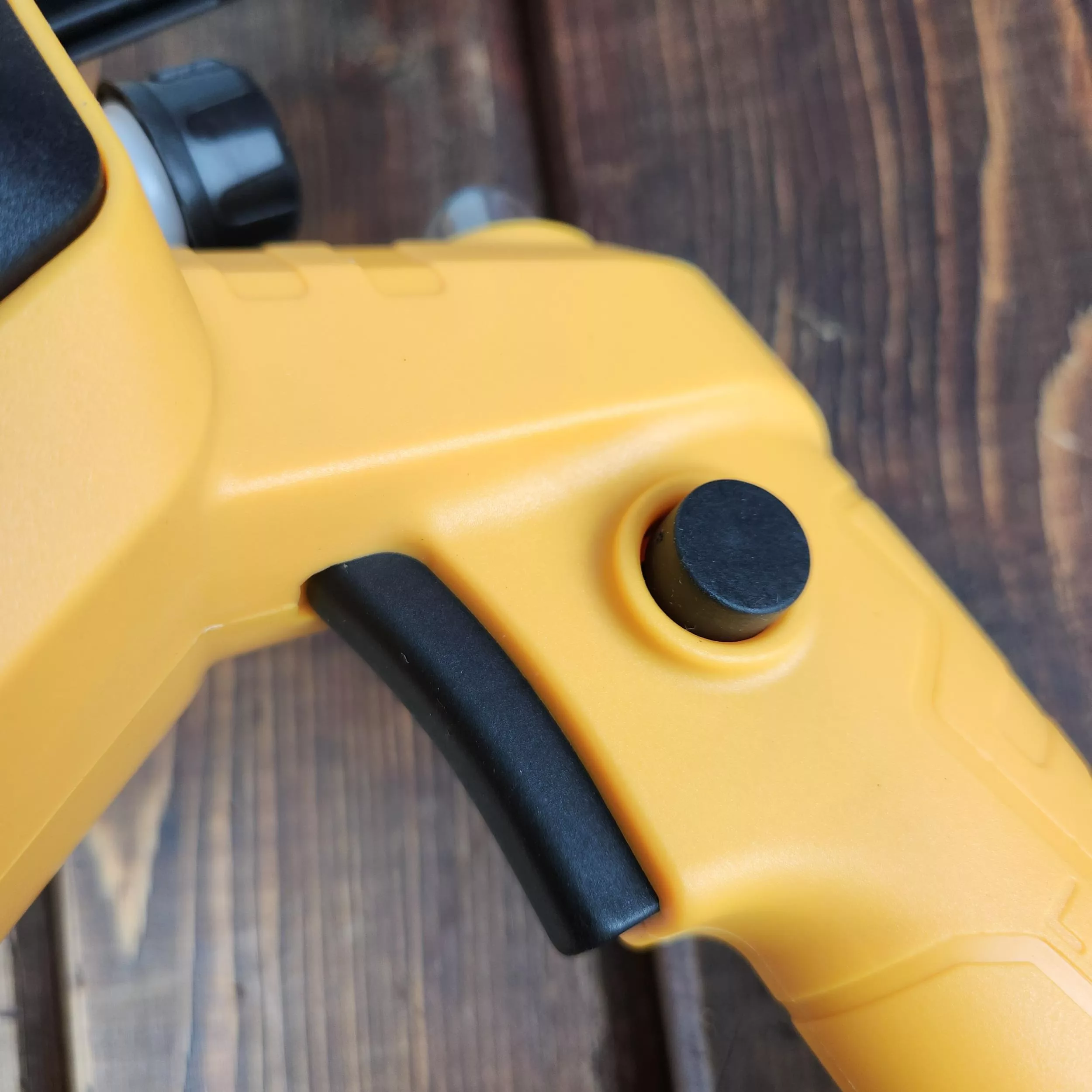 اره زنجیری شارژی صنعتی دی ال تی سی کد 20CM روغن کاری اتوماتیک