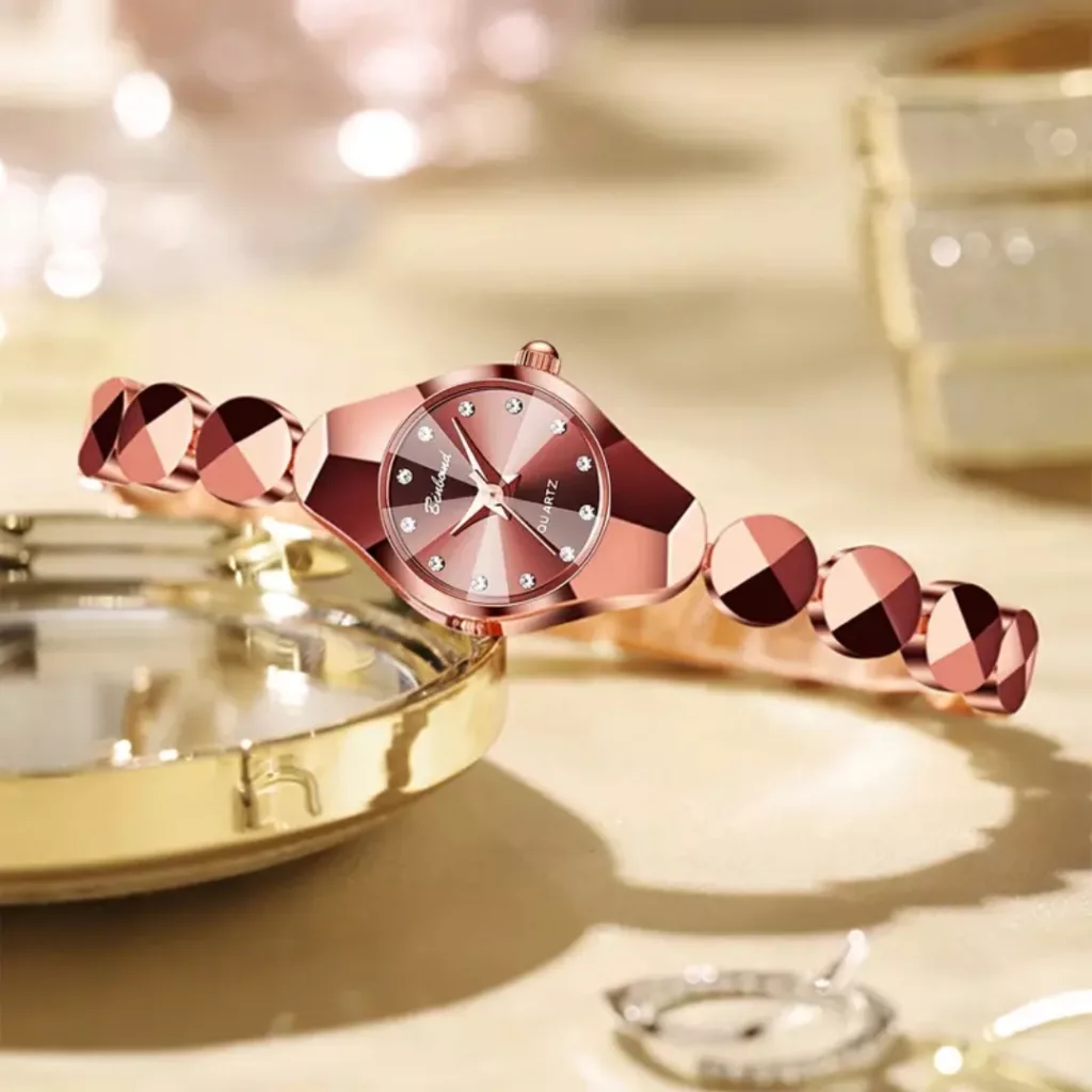 ساعت مچی عقربه‌ای کوارتز زنانه بین باند مدل لوکس اسپرت بند هندسی دستبندی کد ۱