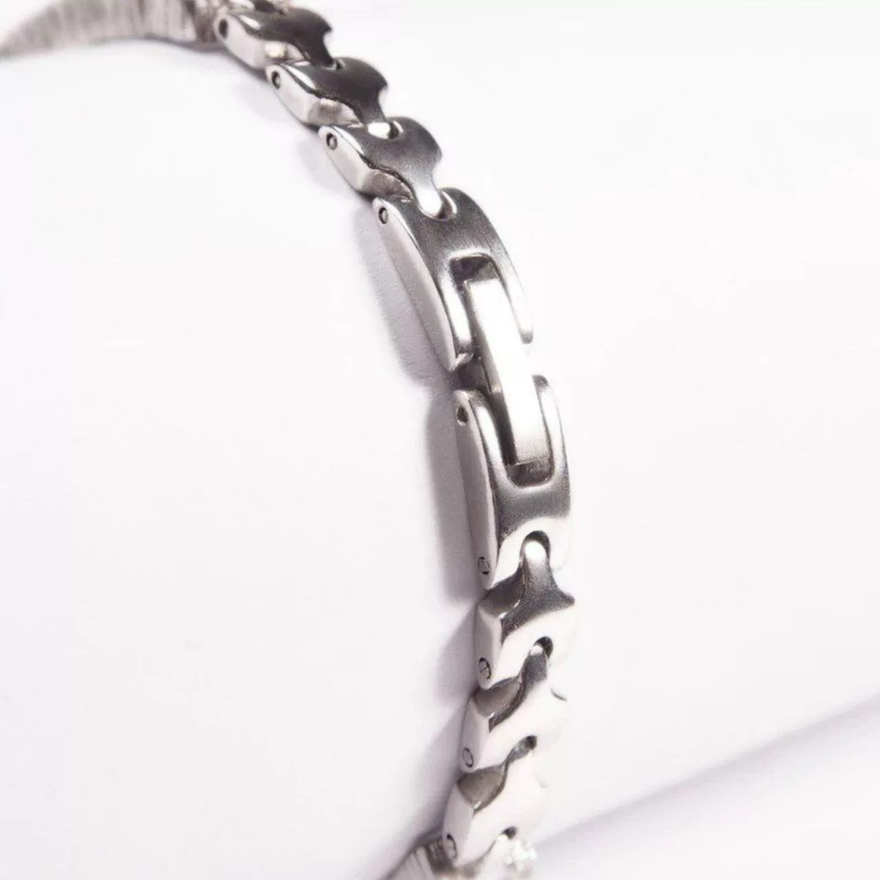 ساعت مچی عقربه ای نقره زنانه مدل BF 11