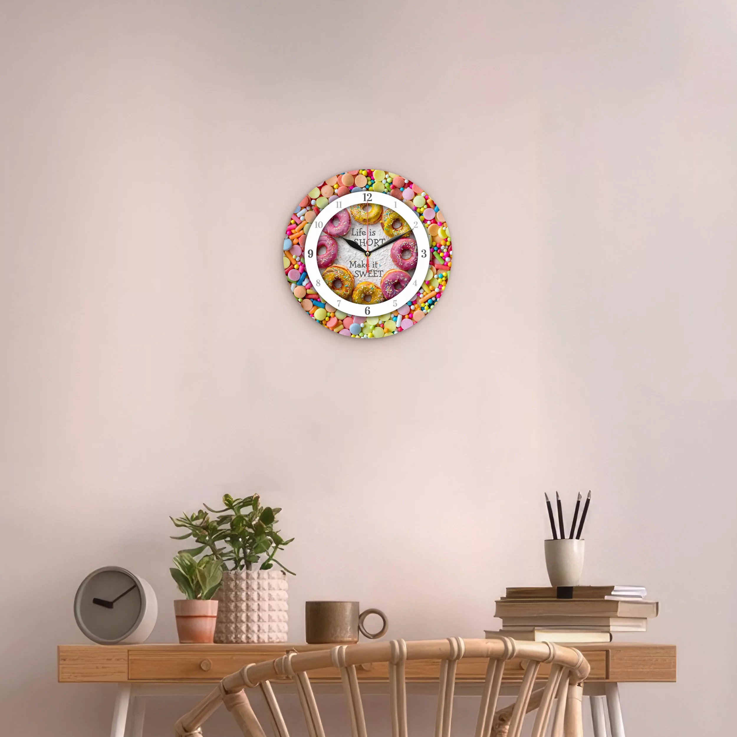 ساعت دیواری طرح شیرینی رنگارنگ کد 1400